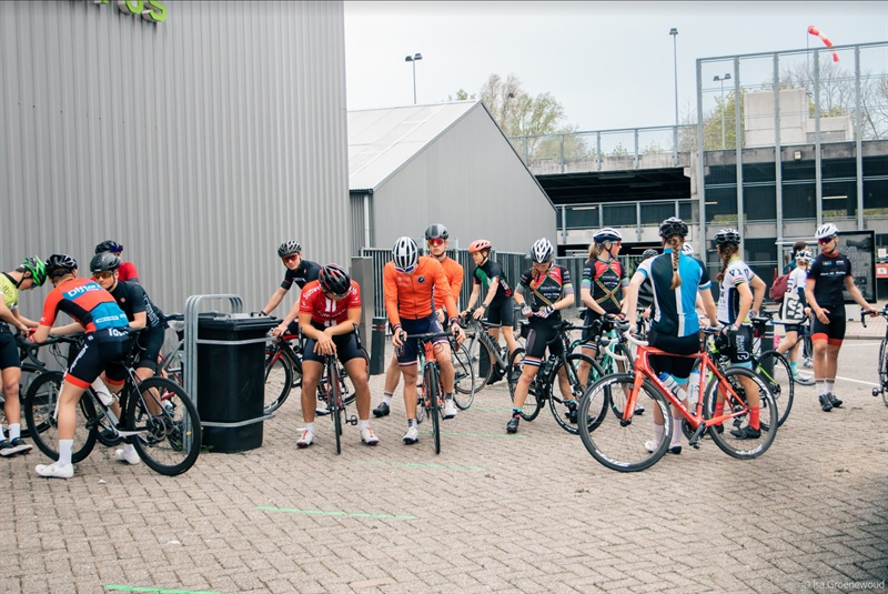 Prachtige impressie van het gezamenlijke trainingskamp shorttrack en langebaan